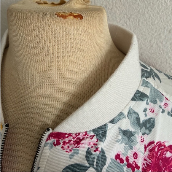 Torrid floral bomber jacket - Picture 5 of 8